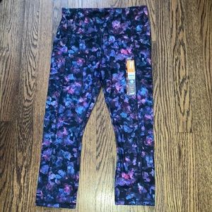Avía Womens Capri workout pants